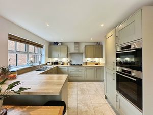 Photo 17- click for photo gallery